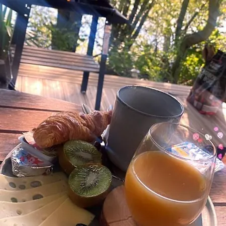 Chalet de charme sur une île à 30min de Paris Carrières-sous-Poissy Extérieur photo